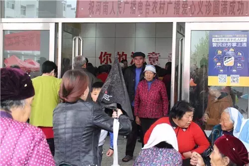 現場真是的人山人海，只能用太火爆三個字形容了！