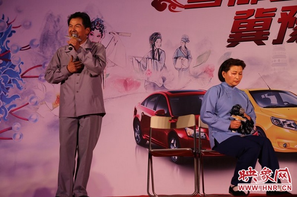 戲曲演員劉海功表演的《月下相會》經(jīng)典生動，詼諧幽默。