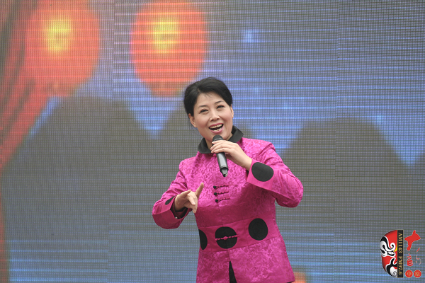 著名曲劇表演藝術家、中國戲劇梅花獎獲得者方素珍演唱曲劇《風雪配》選段“今日是我出閨的前一天晚上”