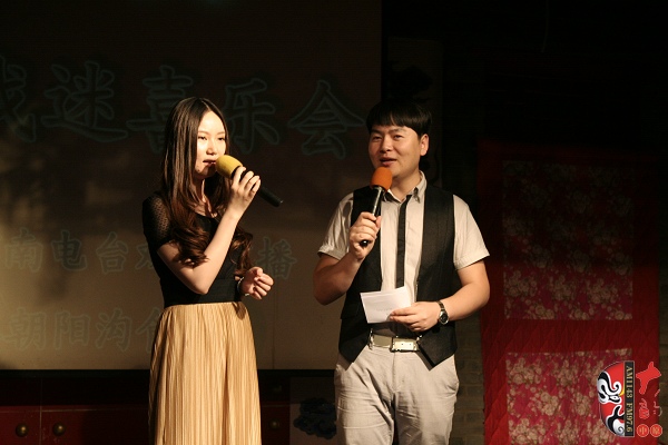 主持人：河南電臺戲曲廣播《越學越開心》主持人張琳，著名戲曲節目主持人、戲曲廣播當家小生月陽