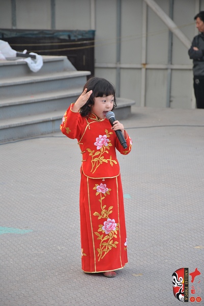 小梅花獎(jiǎng)金獎(jiǎng)獲得者、河南電視臺(tái)《梨園春》明星擂主張楚怡表演《戲曲串燒》