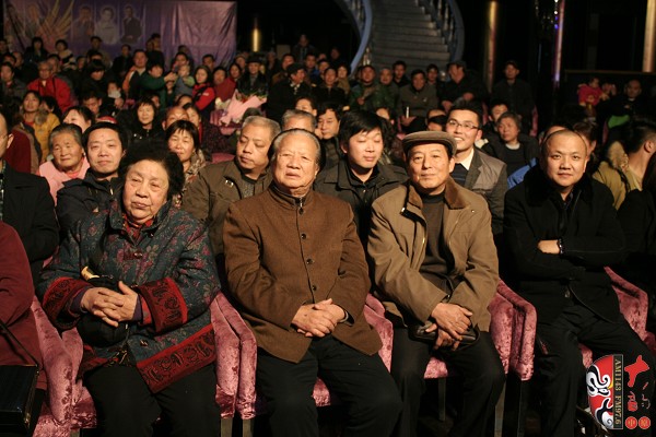 著名豫劇表演藝術(shù)家、小生之帝王素君  著名豫劇表演藝術(shù)家、唐派傳人賈廷聚、楊志禮