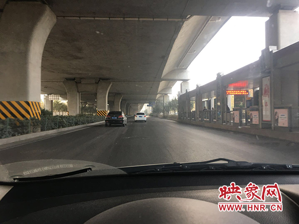 限行首日，三環橋上橋下，車輛不多，交通狀況良好。