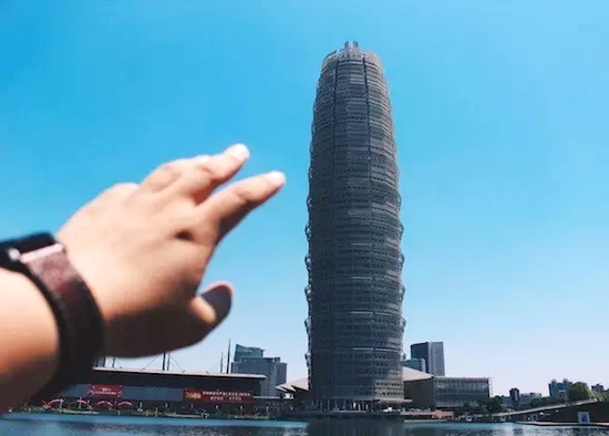 鄭州的新高度，鄭州會(huì)展賓館，高280米。