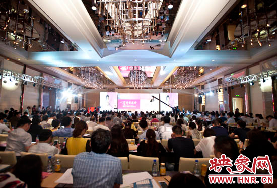5月28日，一場河南企業家的盛會在鄭州舉辦，群象島2015夏季峰會以奮斗者為本致敬奮斗者。