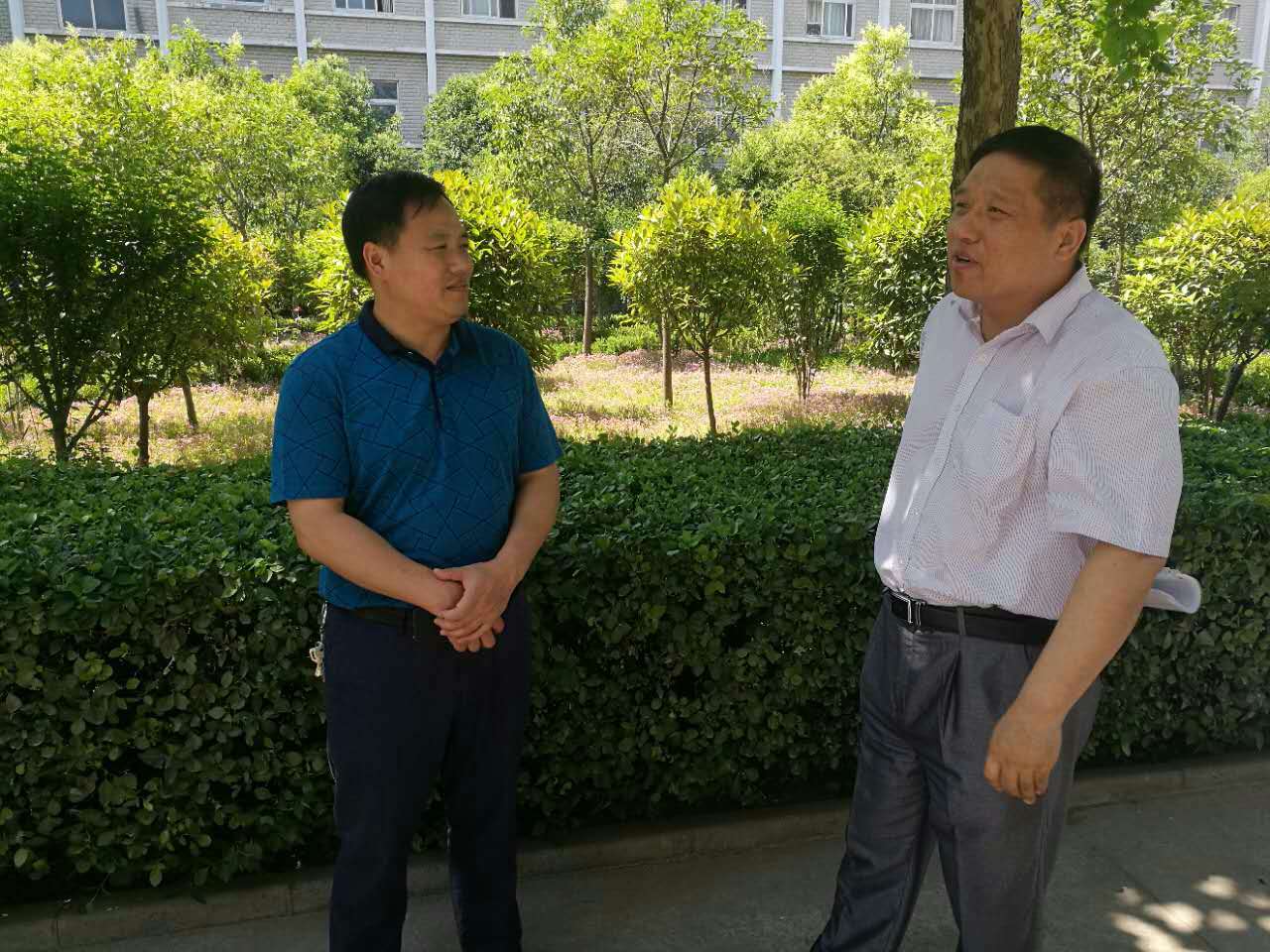 兩支部負責人親切交流