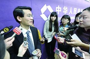 商務(wù)部新聞發(fā)言人表示，月度數(shù)據(jù)出現(xiàn)波動(dòng)是正常的。