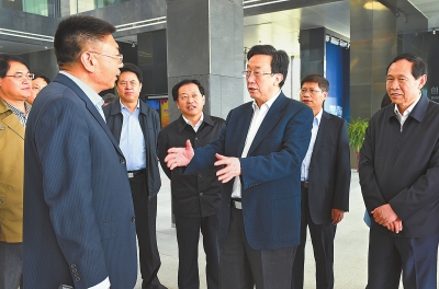 4月9日，省委書記、省人大常委會主任郭庚茂帶隊，在洛陽高新技術產業集聚區內觀摩考察。