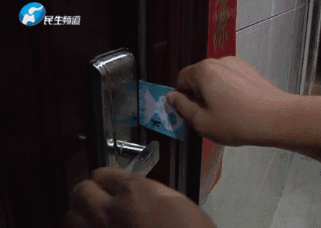 驚！一張卡片秒開防盜門 你家的門還安全嗎？