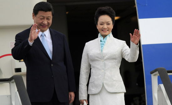 習近平和夫人彭麗媛在坦桑尼亞。資料圖