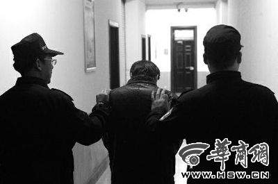 　昨日，西安市長延堡派出所，砍傷醫生的插隊患者已被警方控制 本報記者 張喆 攝