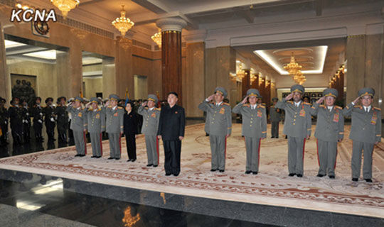 金正恩來到錦繡山太陽(yáng)宮。圖片來源：朝中社