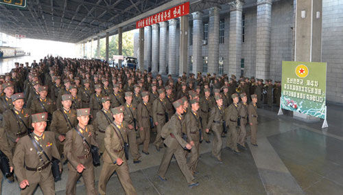 朝鮮人民軍連長級連政治指導員日前陸續抵達平壤。