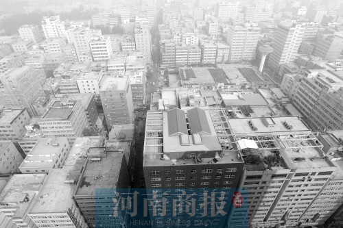 陳寨密密麻麻的出租房，或許將成為歷史  鄧萬里/攝