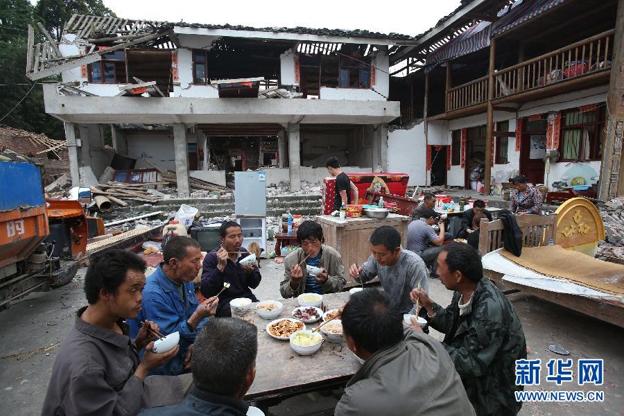 直擊震區(qū)：生活，依然在繼續(xù)