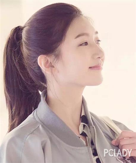 清爽的高馬尾扎發 清爽的高馬尾扎發