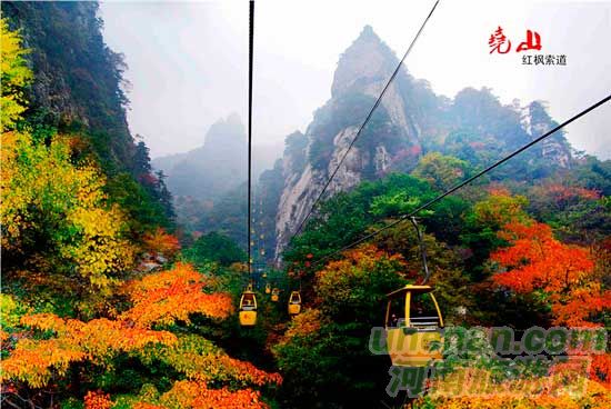 深秋去堯山賞紅葉、泡溫泉、拜大佛