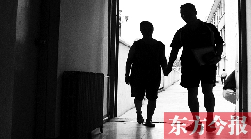 生活節奏加快，再加上工作壓力大，現在年輕人很容易忽略退休在家、更需要關心的老人 記者 張曉冬/圖
