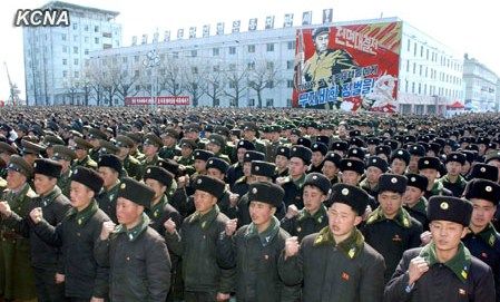 朝鮮黃海北道、咸鏡南道和南浦市11日舉行軍民大會，支持朝鮮人民軍最高司令部發(fā)言人聲明。