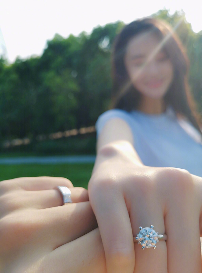 張馨予的婚紗成了淘寶爆款，知道價(jià)格后讓人大跌眼鏡！
