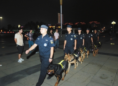 濟源市公安機關組織警力開展交通秩序大整頓