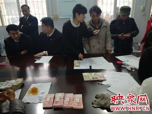 滎陽78名貴州籍農(nóng)民工兄弟拿到工資回家啦！
