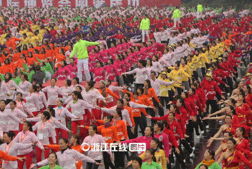 杭州3萬余人齊跳排舞 成功挑戰吉尼斯