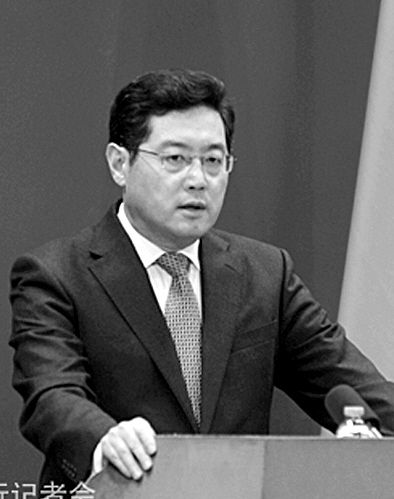 23日，秦剛在外交部例行記者會(huì)上。