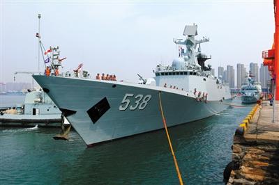中國導(dǎo)彈護(hù)衛(wèi)艦煙臺(tái)艦——滿載排水量4000余噸，艦長134.1米，艦寬16米，是我國自主設(shè)計(jì)、研制的
