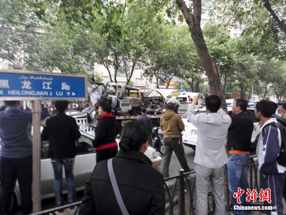 自治區和烏魯木齊市有關部門迅速處置，傷員已全部送往醫院救治。
