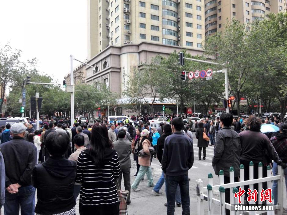 自治區和烏魯木齊市有關部門迅速處置，傷員已全部送往醫院救治。