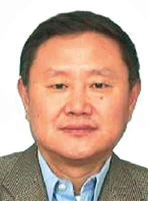 胡奉憲 現(xiàn)年60歲，外逃前任四川韻律實業(yè)發(fā)展公司總經(jīng)理、董事長，2009年11月逃往美國或澳大利亞。