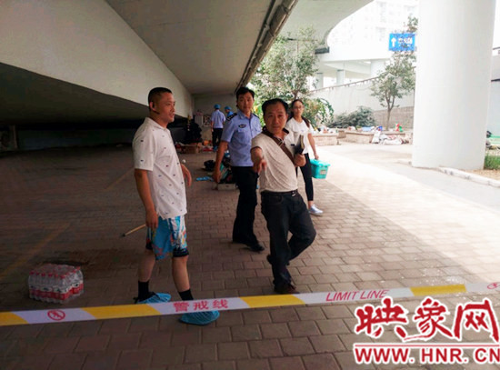 事發后，警方封鎖現場進行調查取證。