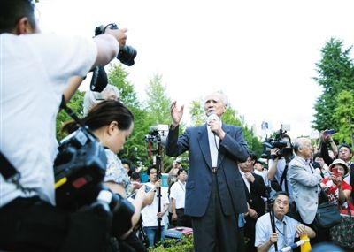 23日，91歲的日本前首相村山富市在東京街頭演講，反對(duì)日本政府強(qiáng)行推進(jìn)安保法案。