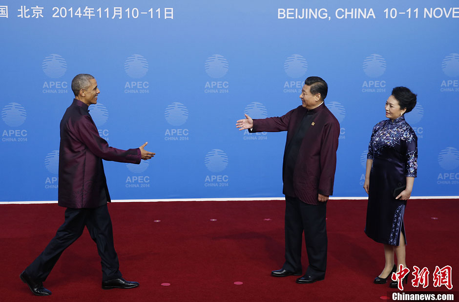 圖為習(xí)近平夫婦歡迎美國(guó)總統(tǒng)奧巴馬。中新社發(fā) 杜洋 攝