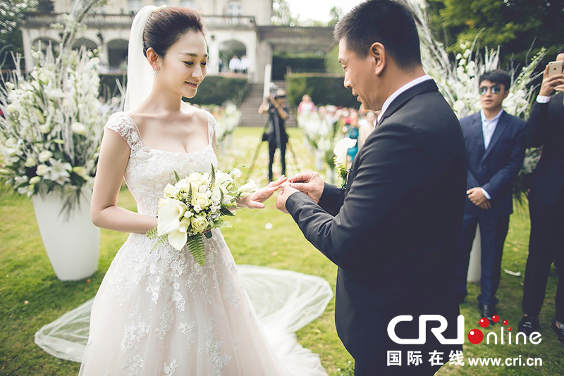 李小冉比利時辦婚禮 朱丹、鐘欣潼、應采兒做伴娘