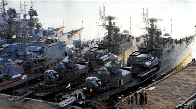 4月1日，?？吭诳死锩讈喨咚雇胁柕能娕灒渲幸灿袨蹩颂m海軍軍艦。