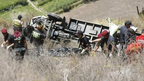 秘魯南部一客車(chē)墜落山谷，至少25人死亡網(wǎng)頁(yè)截圖