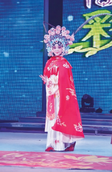 河南電視臺新農村頻道少兒戲曲春晚，杜麗鵬表演的《西游記》中的借扇故事