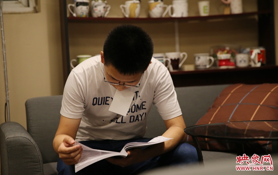 楊栗，22歲，某大學(xué)大三學(xué)生：喜歡這種看書的環(huán)境。