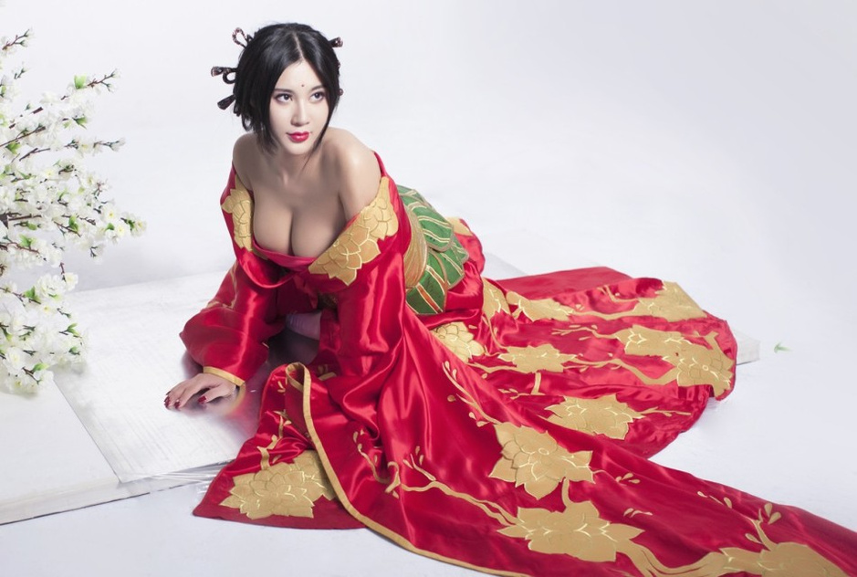 乳神穿越成貂蟬性感撩人 ?；ㄉ矸菔苜|(zhì)疑